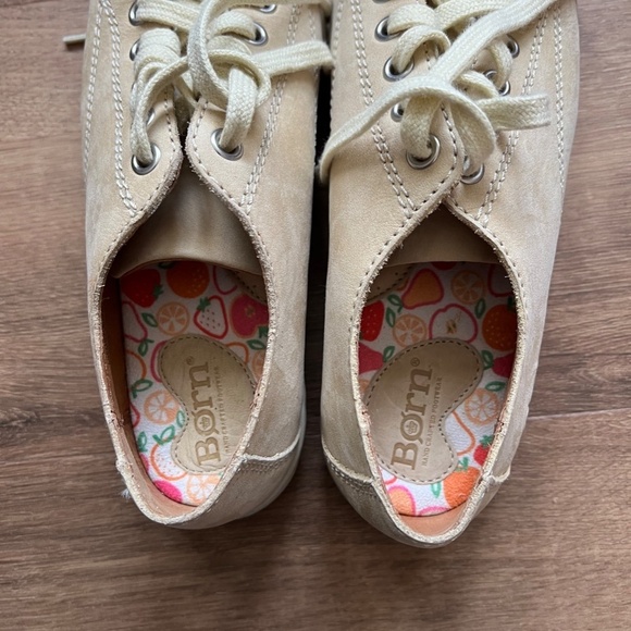 NWOT BORN Kai Tan Leather Comfort Sneaker Sz 6 - Picture 2 of 15